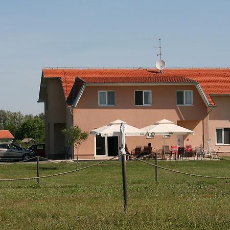 Guesthouse Capistro Bilje Exterior foto